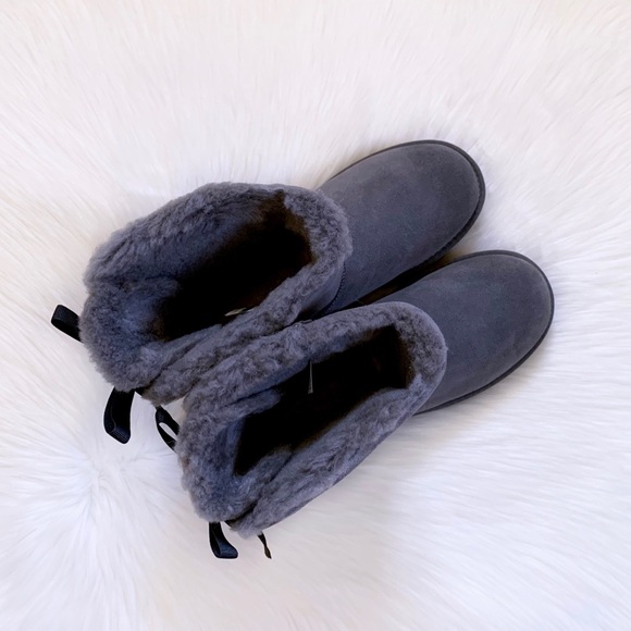 UGG Short Continuity Bow Boots In Charcoal - Picture 4 of 8